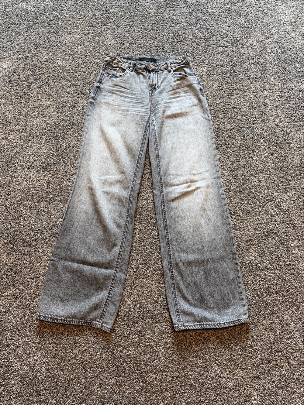 Stradivarius Women’s Gray Wide-Leg High-Rise D9 Jeans